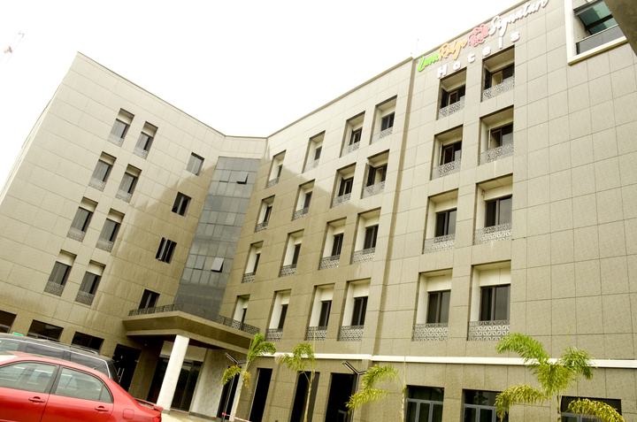 Inside LimeRidge Signature Hotel