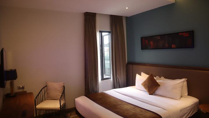 Signature Suite room at LimeRidge Signature Hotel